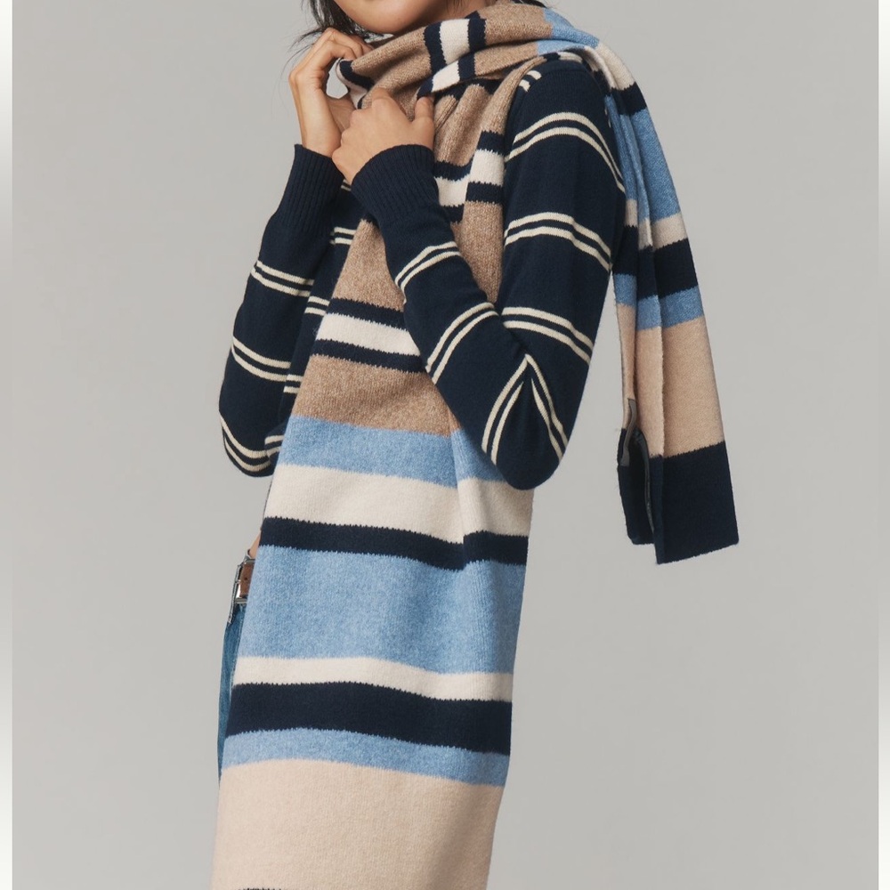 Anthropologie NWT Mariel Scarf Preppy Cozy Soft Classic Blue Pattern